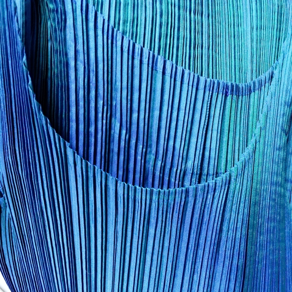 ♥️HP♥️ Issey Miyake Pleated Blue Iridescent Dress - Picture 8 of 9